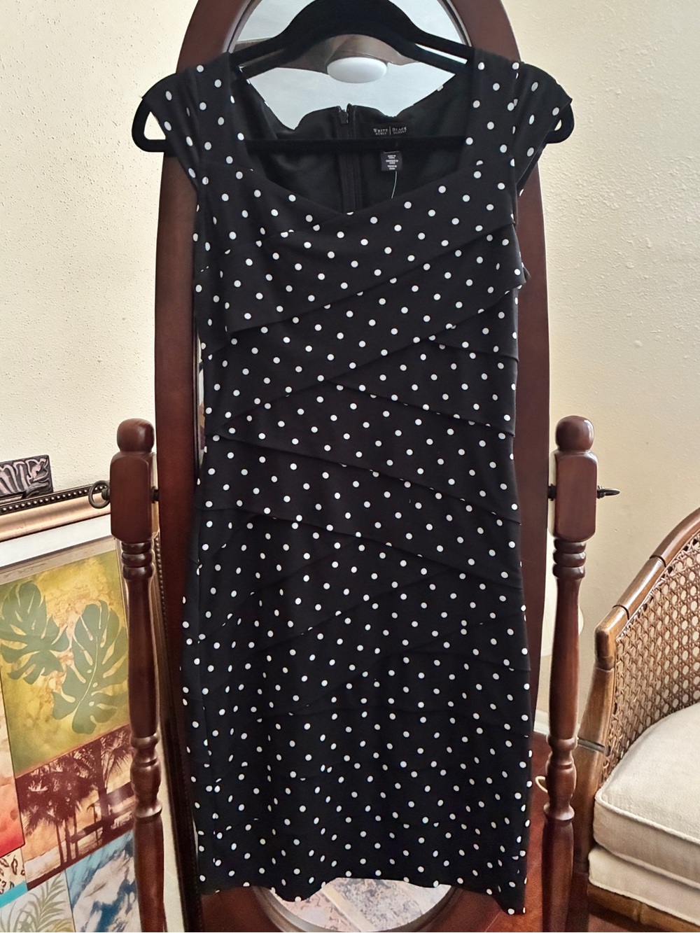 White House Black Market Slimming Black & White Dot, Cocktail Dress, Size 6 NEW